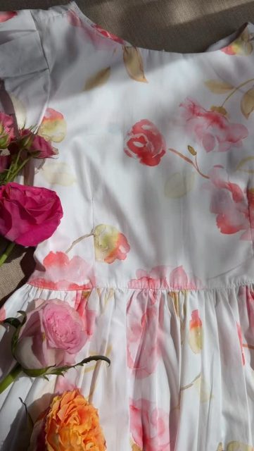 Petal Dreams 🌹✨
The dress you’ve been waiting for is now available in store.
#DreamyDress #FloralDress #WhiteDress #FashionReels #OOTD StyleInspiration